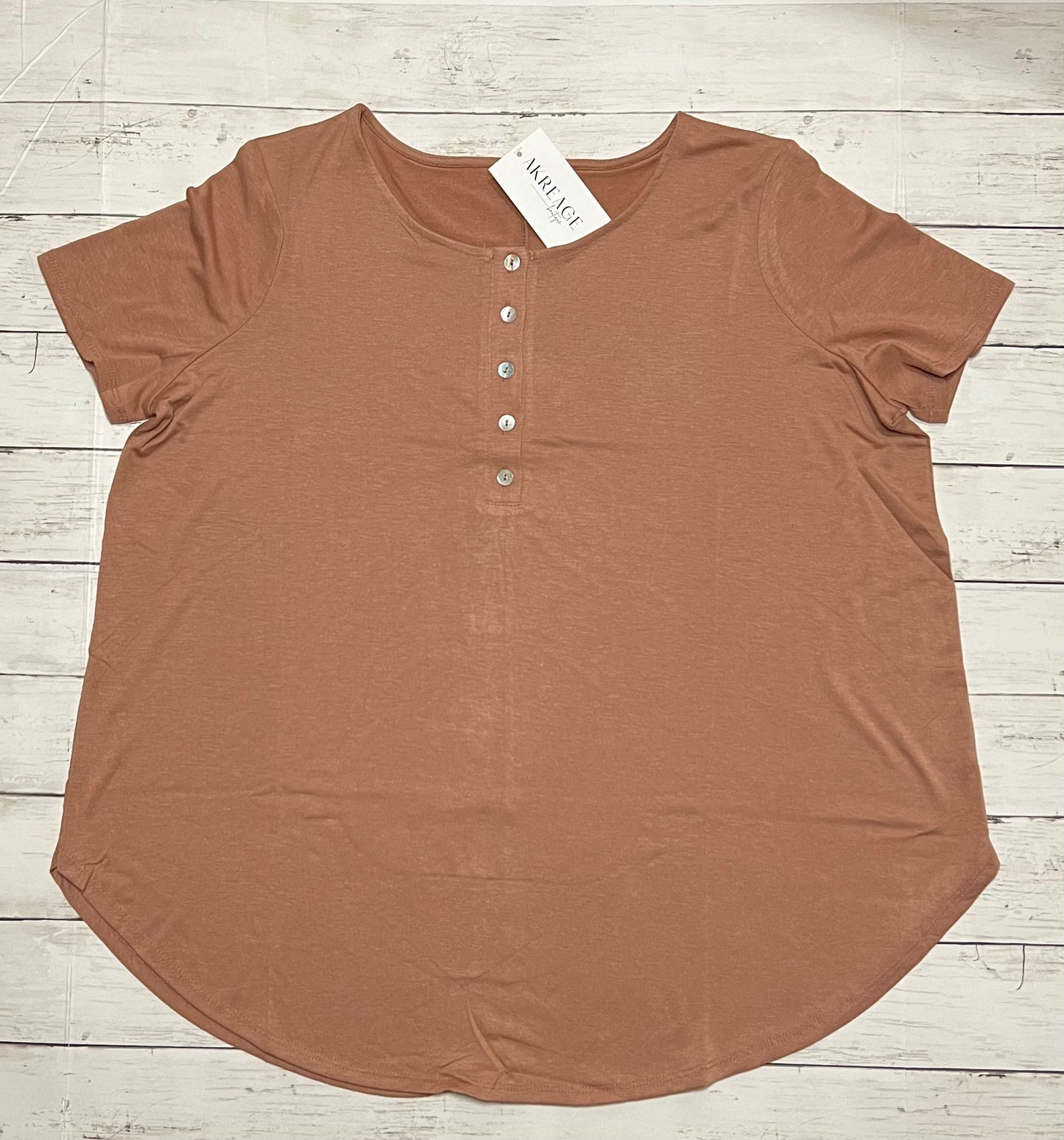 The Curvy Alana Short Sleeve Dolphin Hem Top