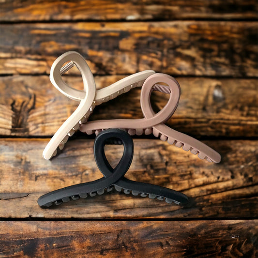 Criss Cross Hair Claw